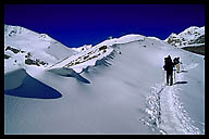 Climbing the Thorung La Pass (5416m)